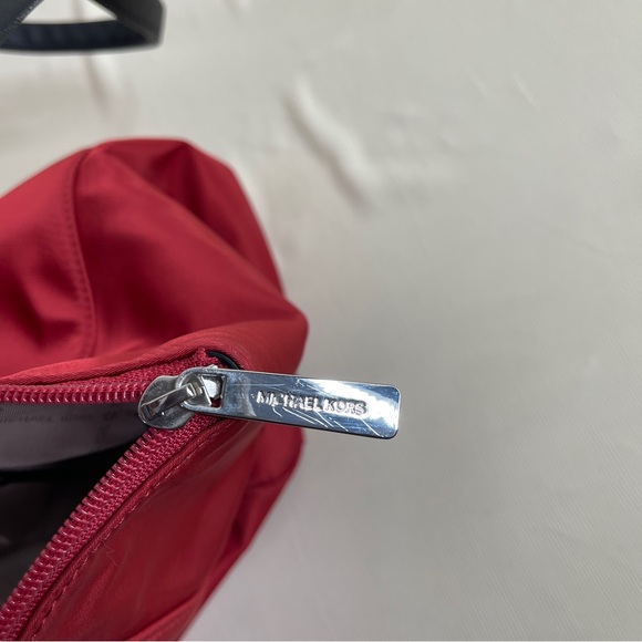 Michael Kors Bag (Kelsey) Medium Nylon Tote Casual, Functional, and Versatile. - Picture 13 of 17